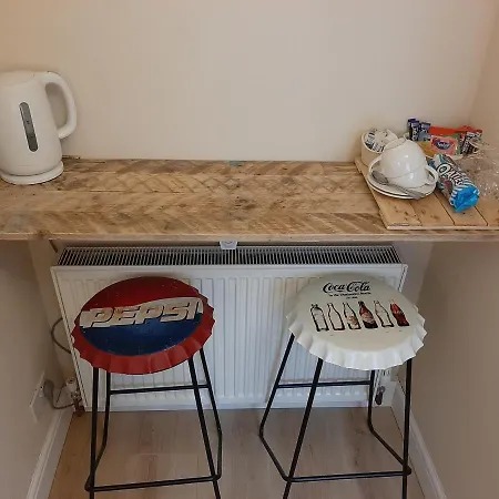 Salisbury - Free Parking Pensión