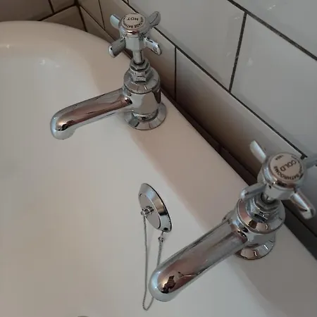 Salisbury - Free Parking *