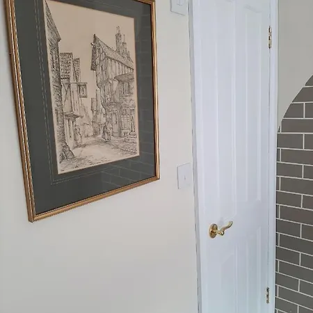 Salisbury - Free Parking Guest house York