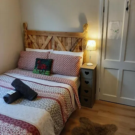 Salisbury - Free Parking Guest house York