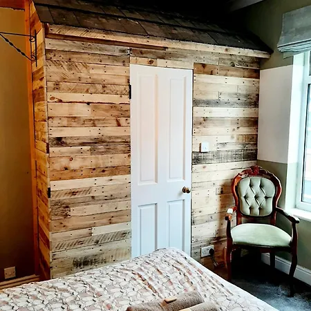 Salisbury - Free Parking بيت ضيافة *