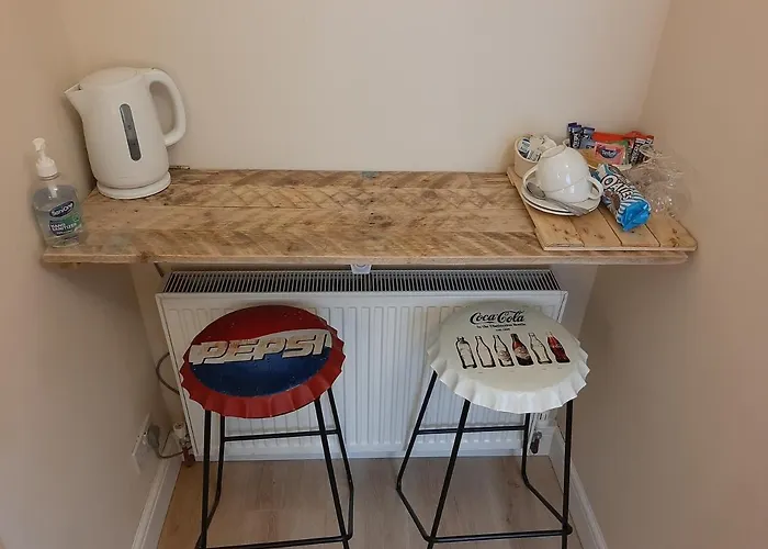 Salisbury - Free Parking Guest house