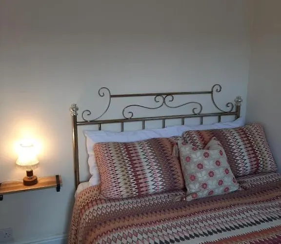 Guest house Salisbury - Free Parking