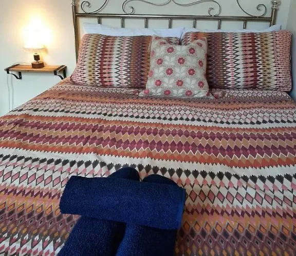 Salisbury - Free Parking Guest house York