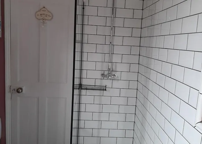 Guest house Salisbury - Free Parking