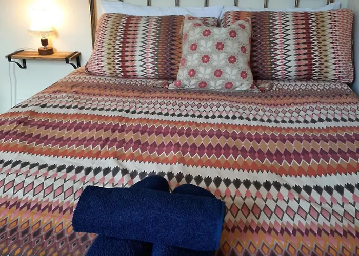 Guest house Salisbury - Free Parking *