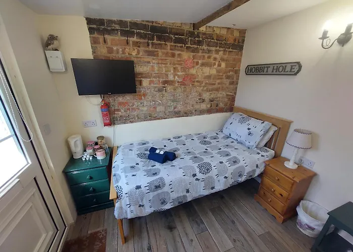 Salisbury - Free Parking Guest house